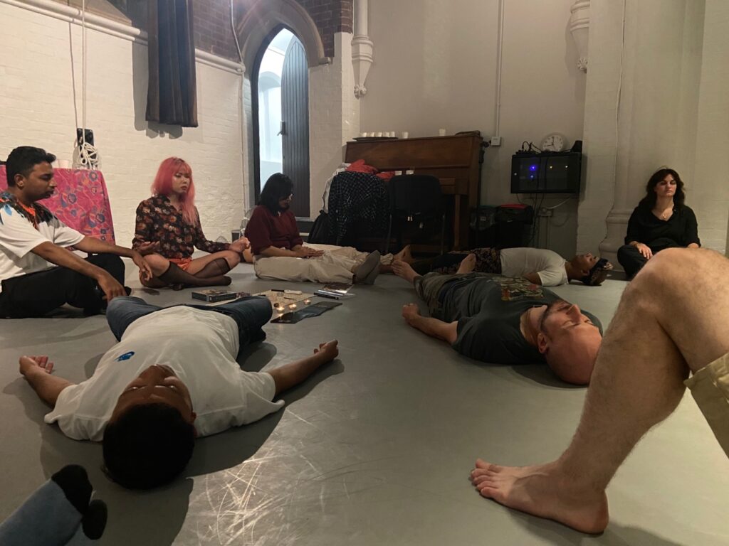 Rituales de luna llena: para qué sirven y lo que aprendí en mi primera vez Danza extática bajo la luna llena para liberar emociones